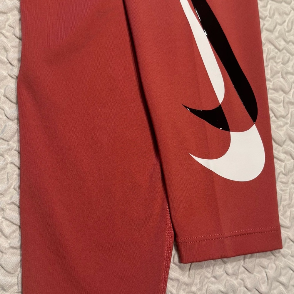 Pink leggings for women Size S.